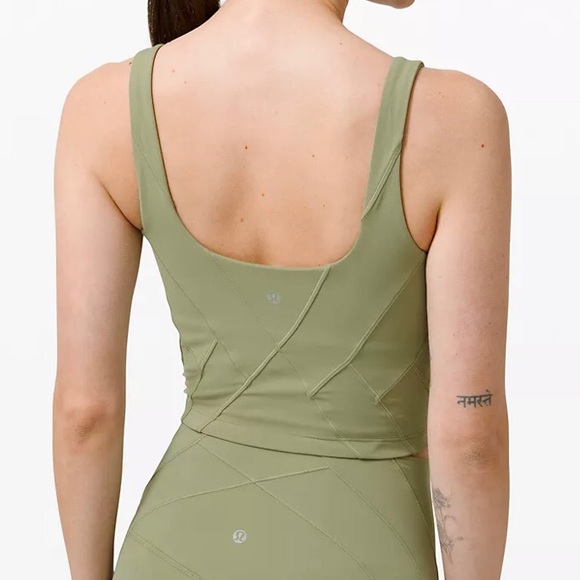 Lululemon Nulu Fold